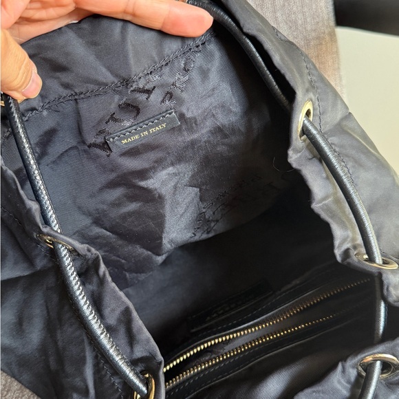 Authentic Burberry backpack - Picture 10 of 15